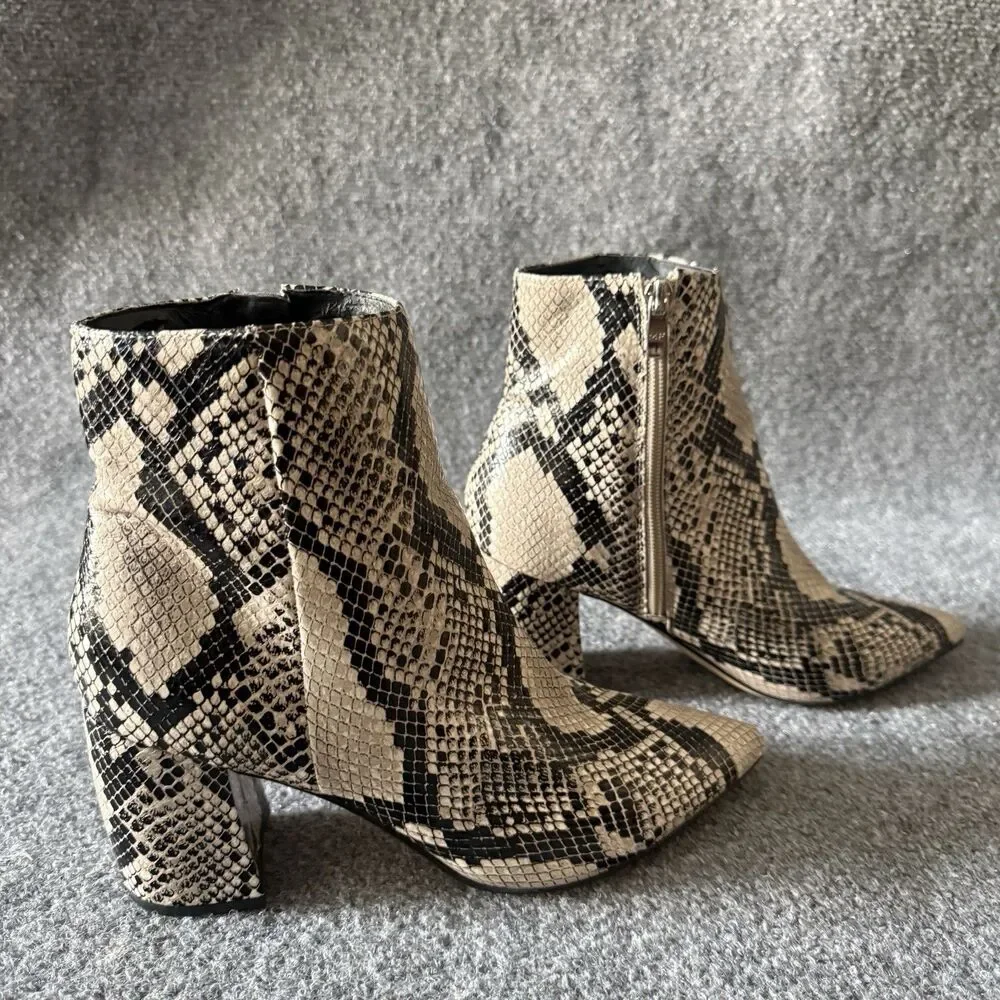 Marc Fisher Snakeskin Ankle Boots Pointed Toe Block Heel Boho Chic Booties 8.5 M
